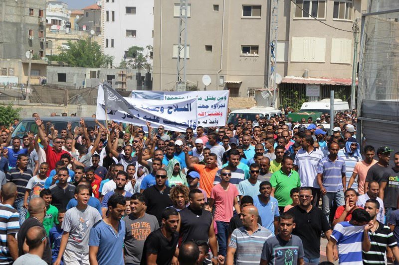 جسر الزرقاء: جنازة المرحوم رامي إسكندر (24 عامًا) تتحوّل إلى مسيرة ضد العنف
